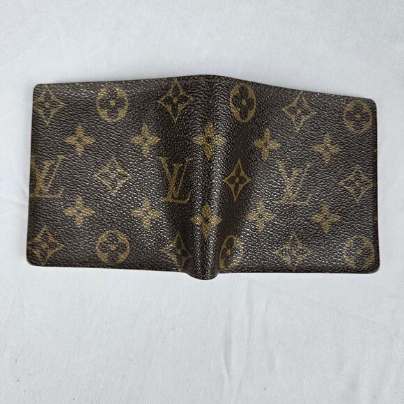 Louis Vuitton Monogram Bifold Wallet w/ Coin Pouch - Picture 8 of 16